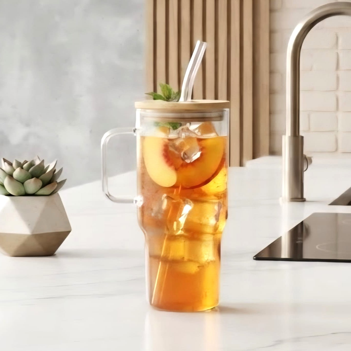 600ml Glass Tumbler with Lid