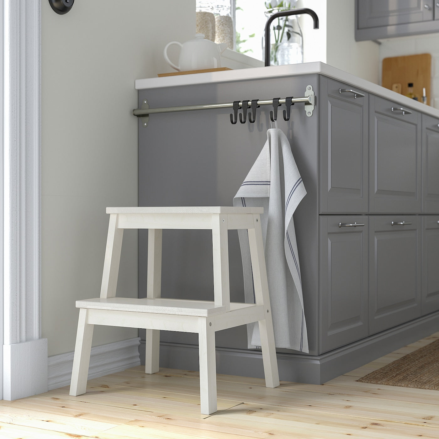 Wooden Step Stool - White