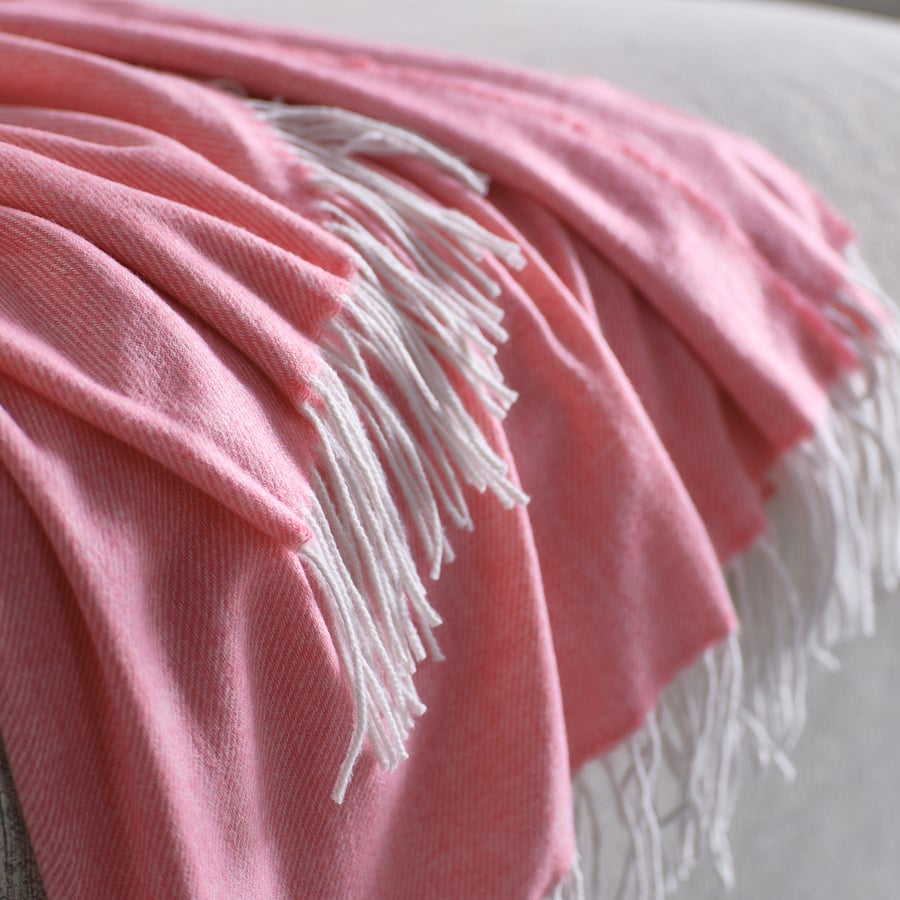 Winter Throw Pink
