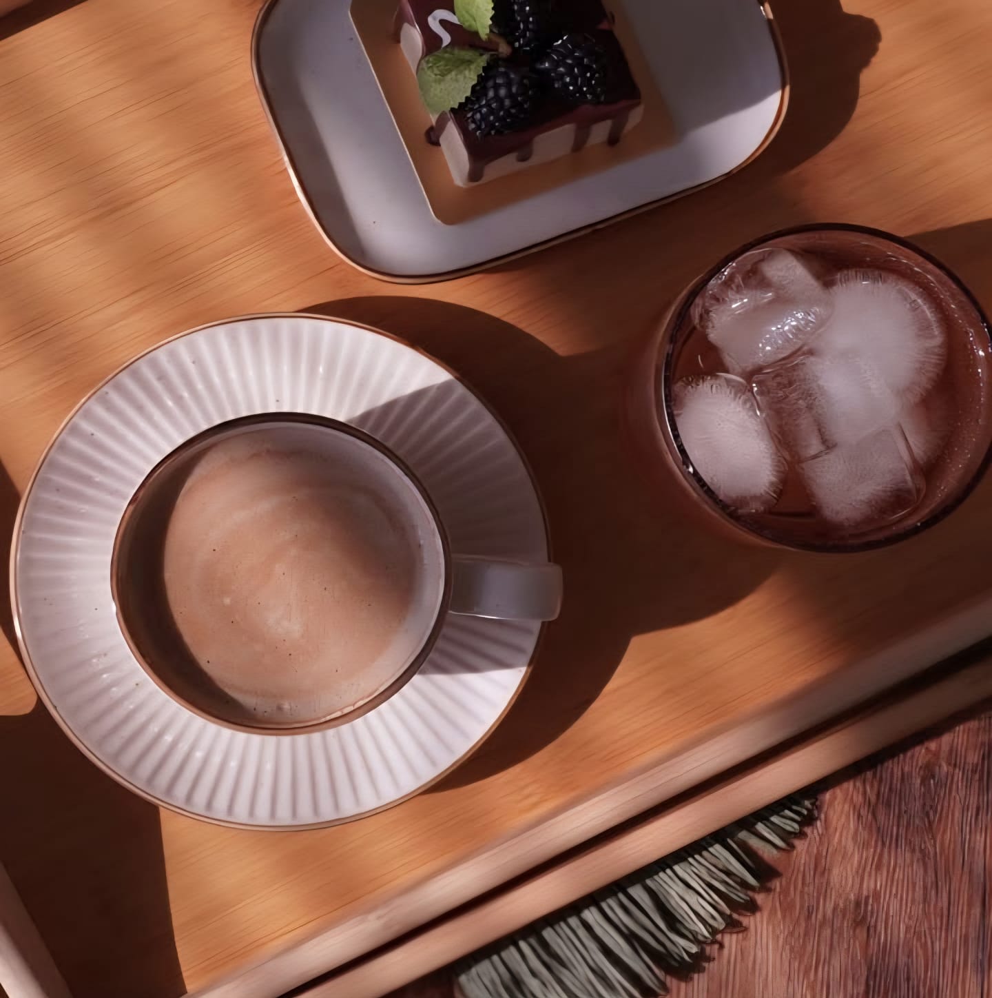Set of 2 Wooden Trays